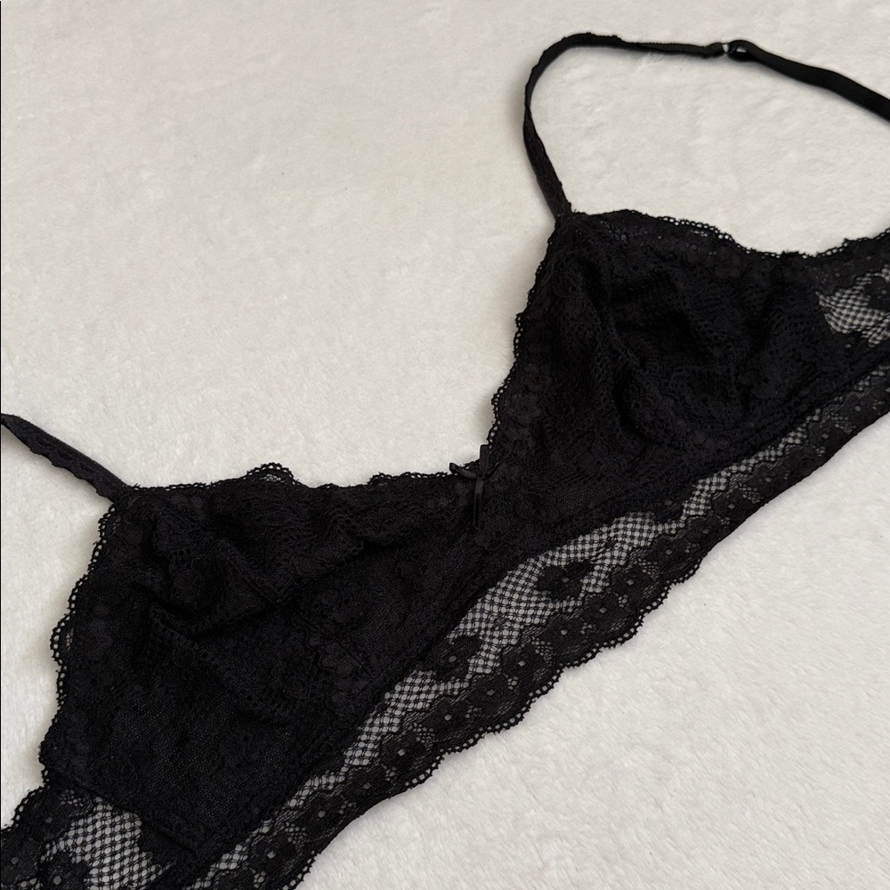 Cosabella | Scalloped Floral Lace Wireless Bra Bralette Made in Italy Black (M)